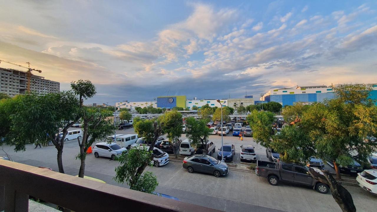 Cozy 2Br With Free Pool Beside Sm City Mall Davao City Екстериор снимка